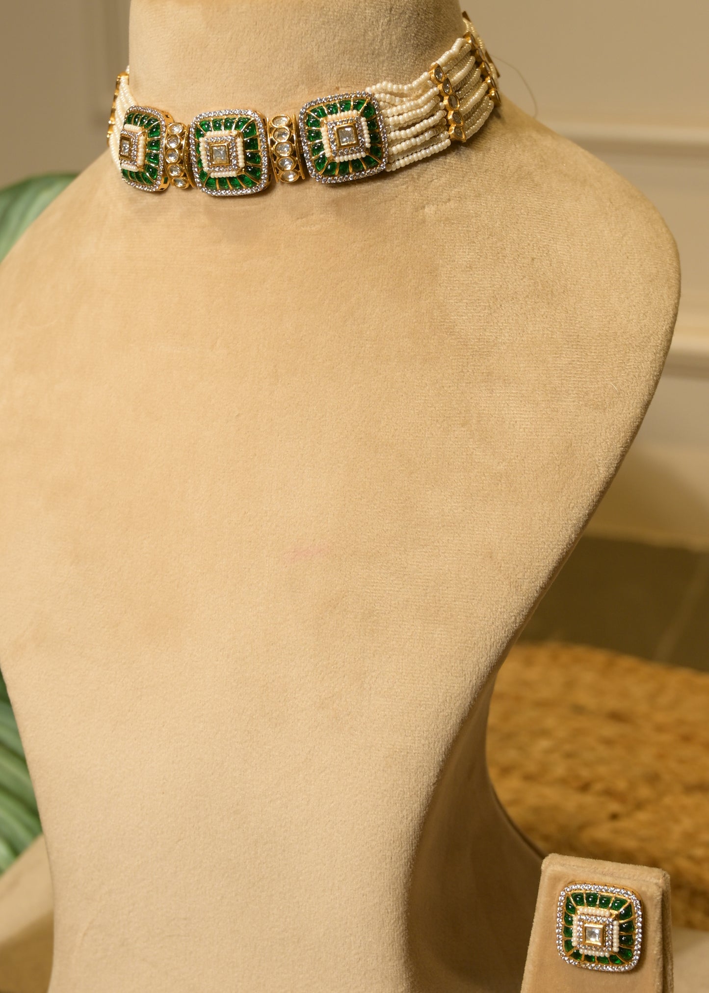 Emerald Green Pearl & Stud Choker Set