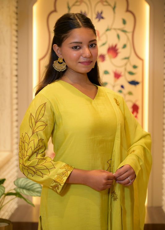 Kaavi Mul Cotton Stitched Suit Set