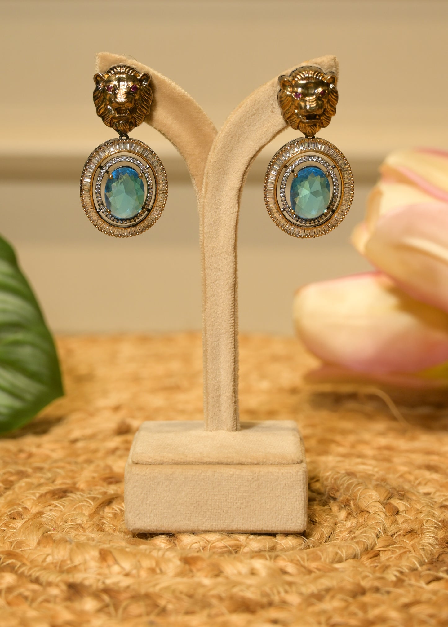 Royal Crest Aqua Blue Crystal Centre Stone Earrings