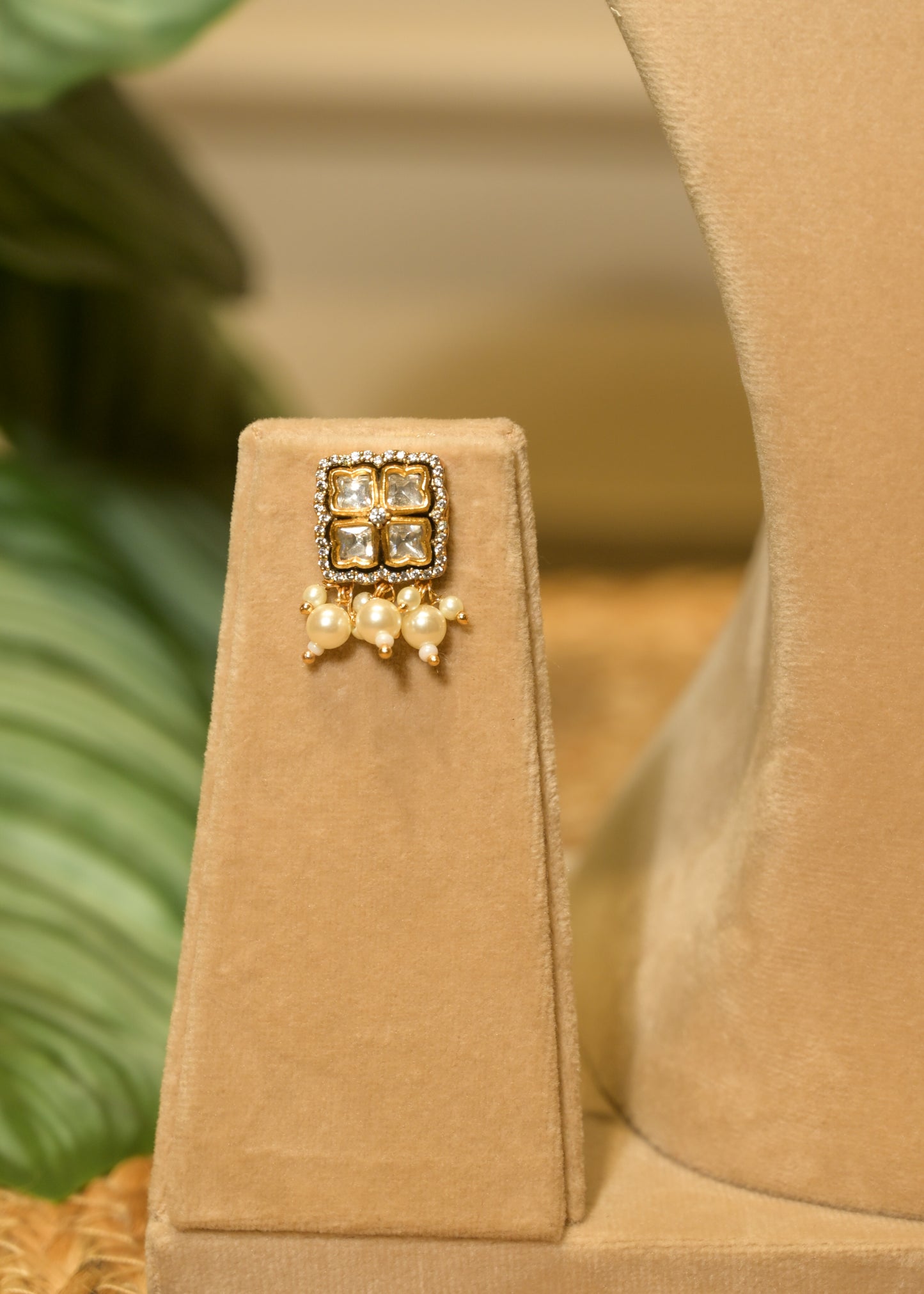 Pearl White Stud & Polki Choker Set