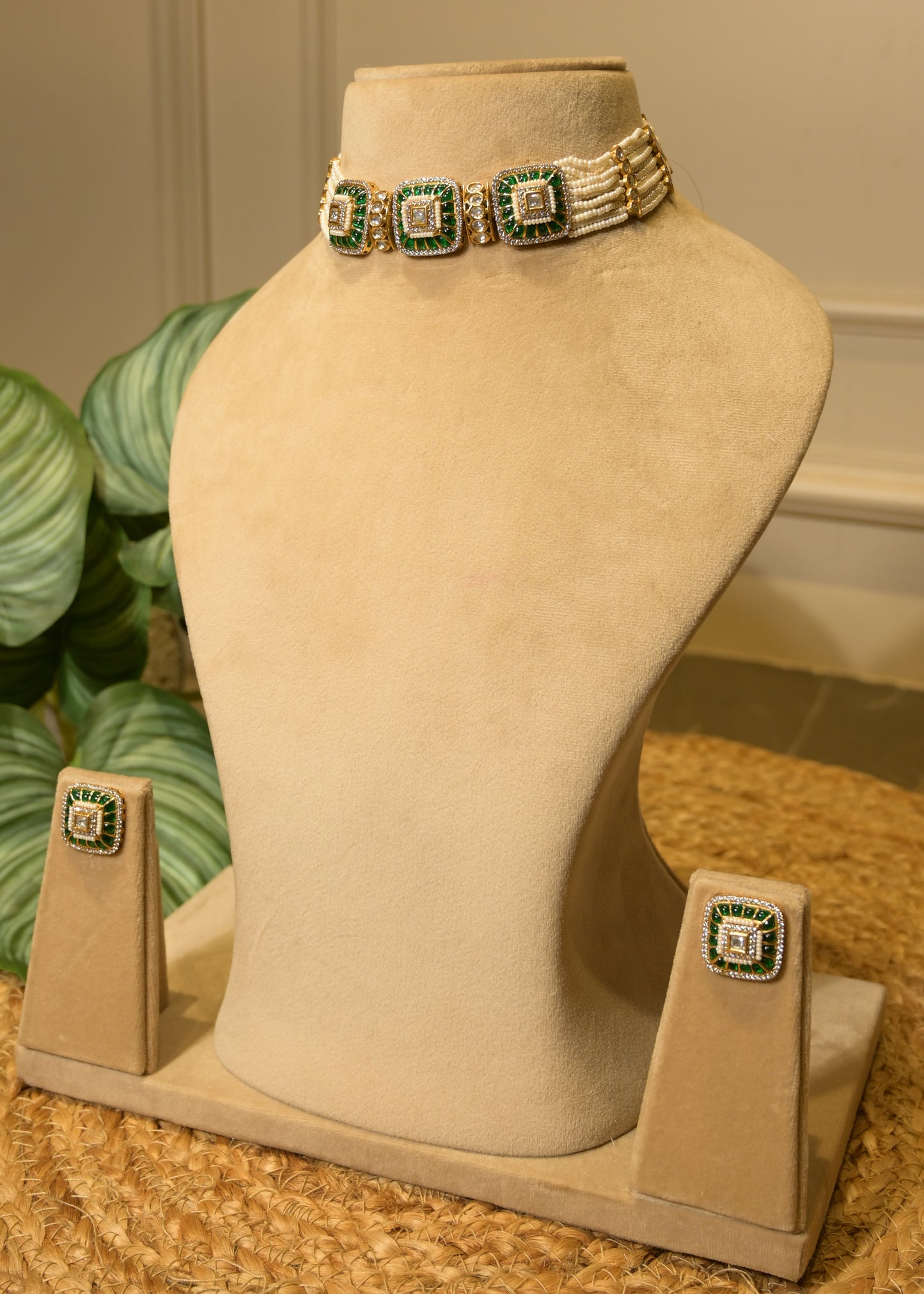 Emerald Green Pearl & Stud Choker Set