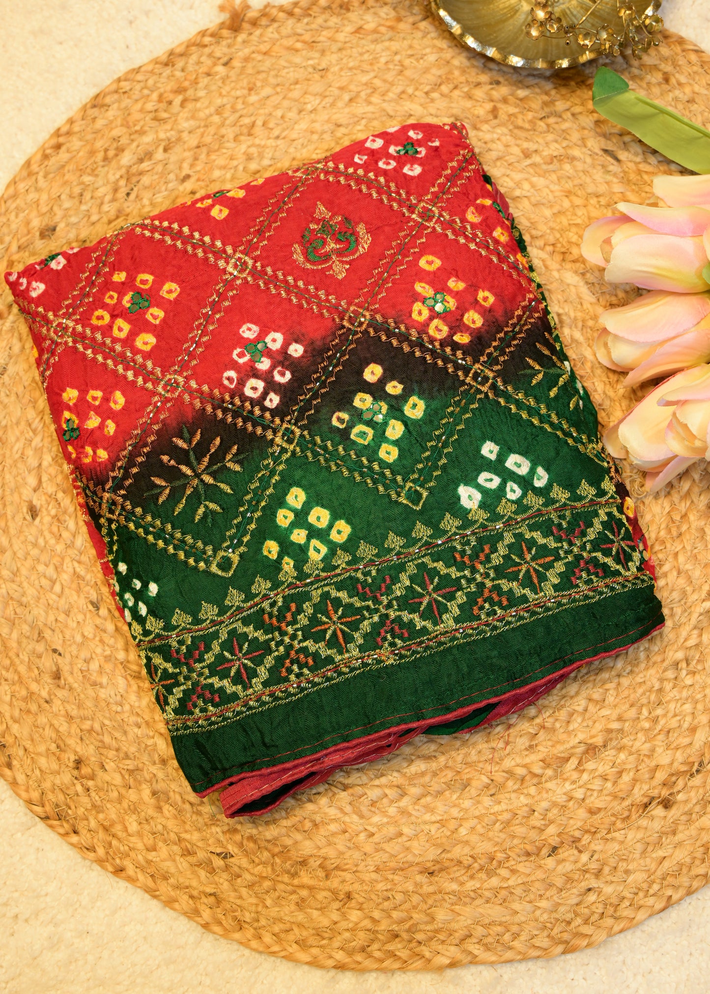 Green & Red Bhandhani Gajji Contrasting Saree with Unstitched Blouse