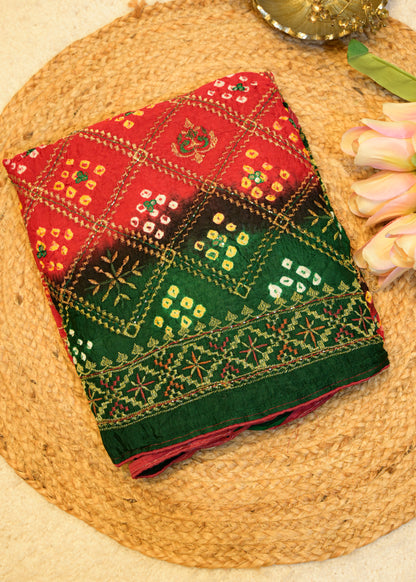 Green & Red Bhandhani Gajji Contrasting Saree with Unstitched Blouse
