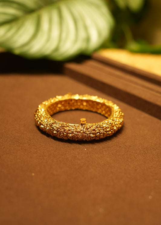 Rukhsar Floral Filigree Gold Nakashi Kada Bangle Pair
