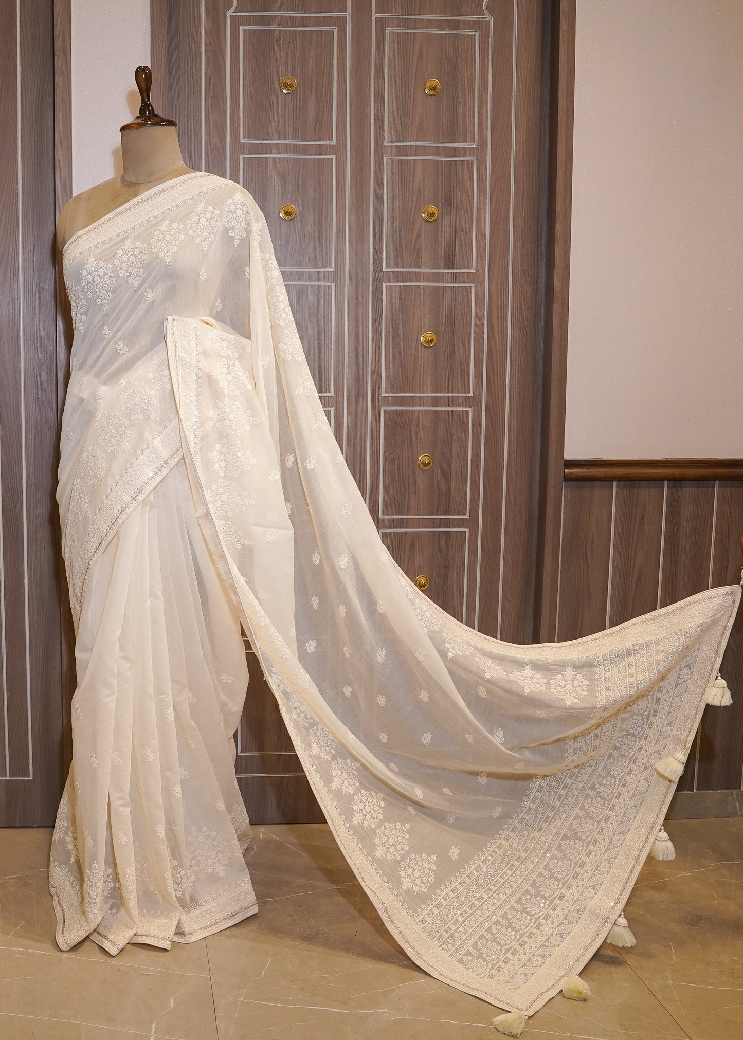 Ivory Mul Cotton Thread Embroidered Saree with Unstitched Blouse