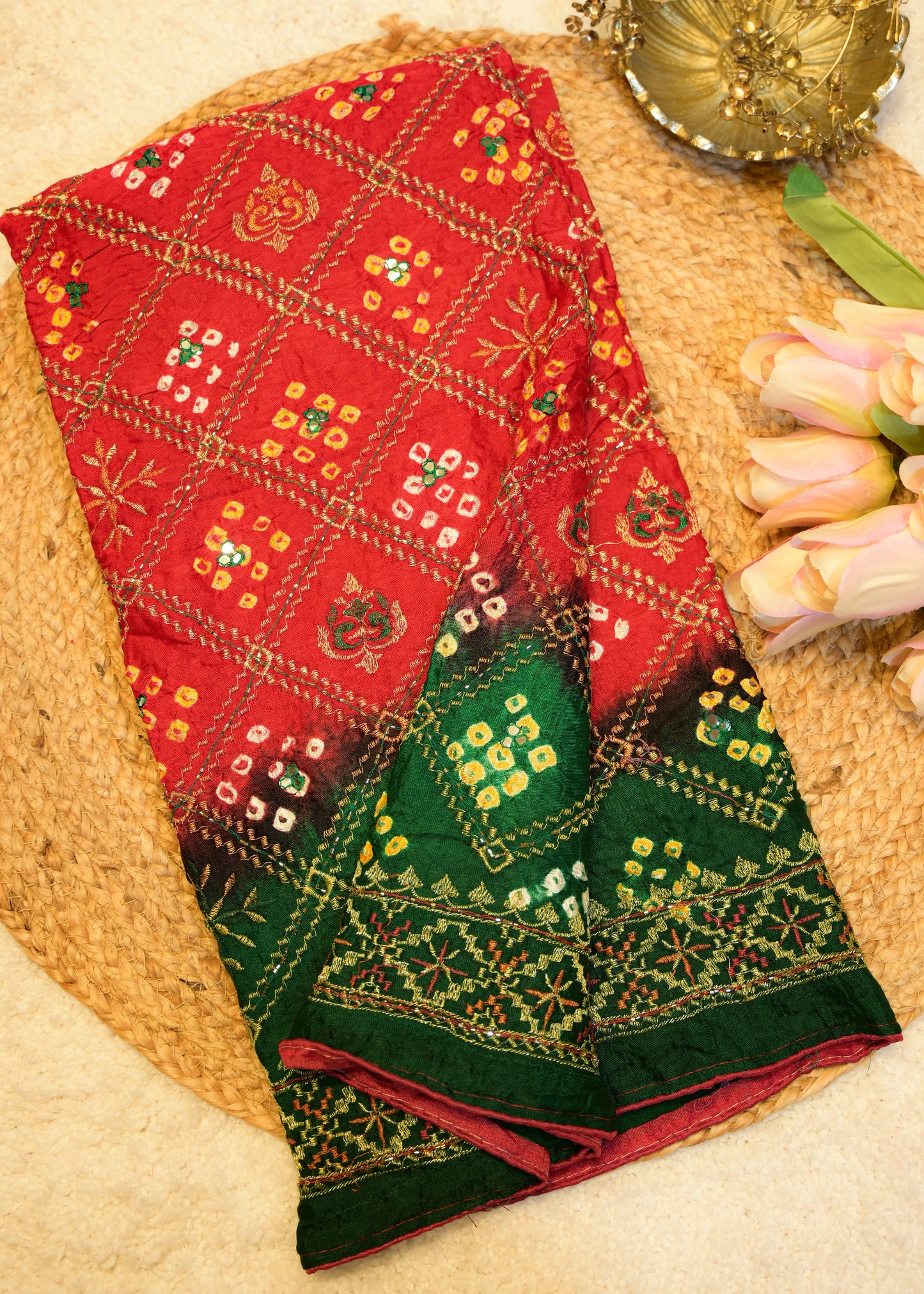 Green & Red Bhandhani Gajji Contrasting Saree with Unstitched Blouse