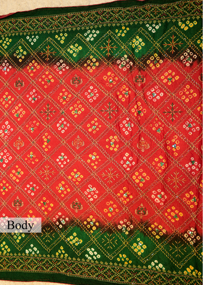 Green & Red Bhandhani Gajji Contrasting Saree with Unstitched Blouse