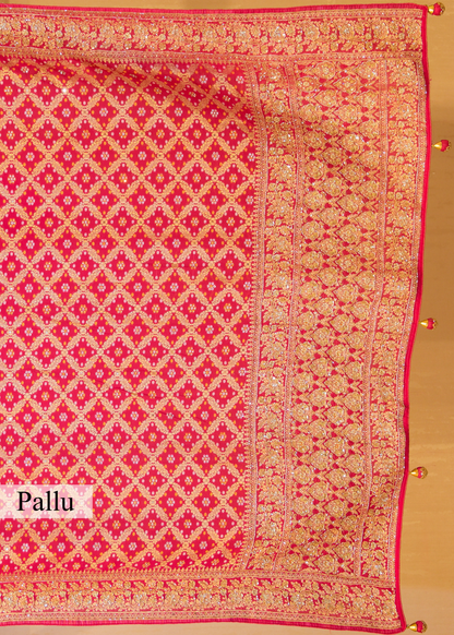 Gulbhaar Bandhani Rani Pink Saree Unstitched Blouse