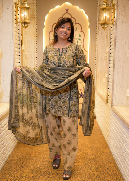 Noor Green Farsi Salwar Stitched Suit Set