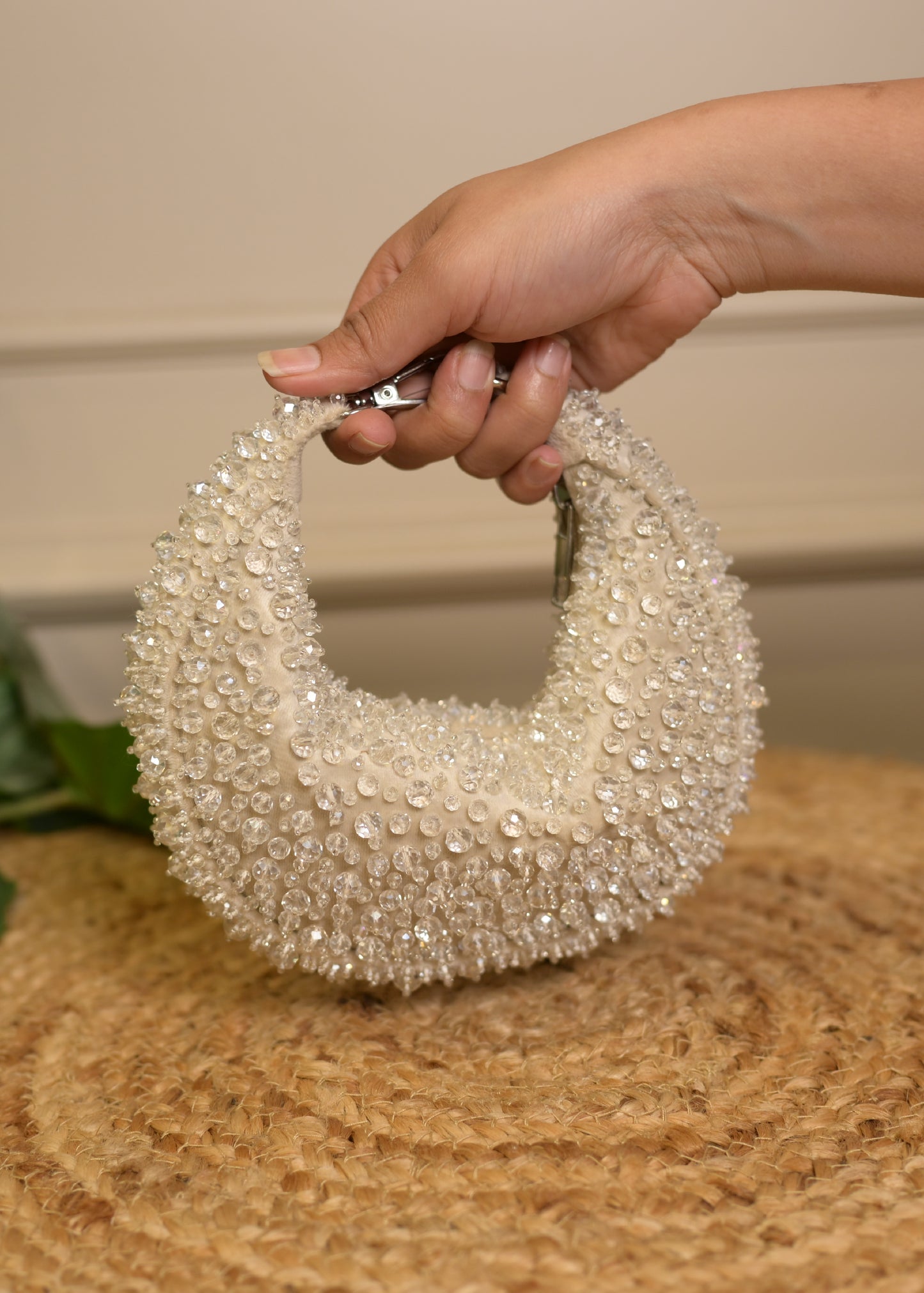 Ivory U Shaped Stud Potlis