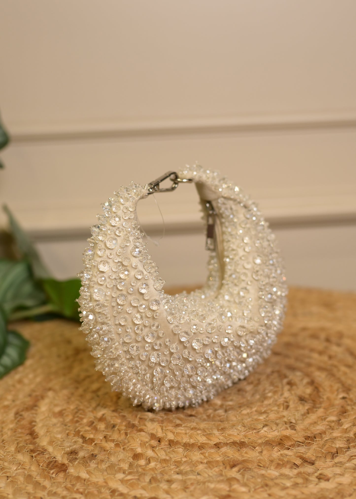 Ivory U Shaped Stud Potlis