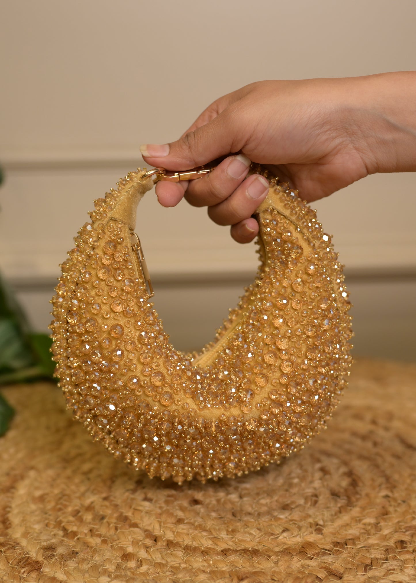 Golden U Shaped Stud Potlis