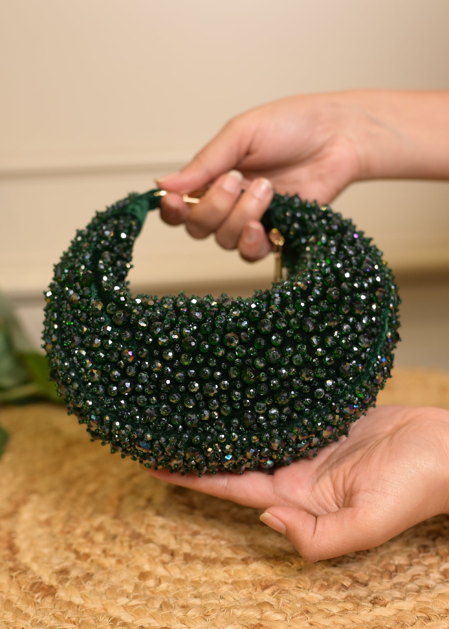 Green U Shaped Stud Potlis